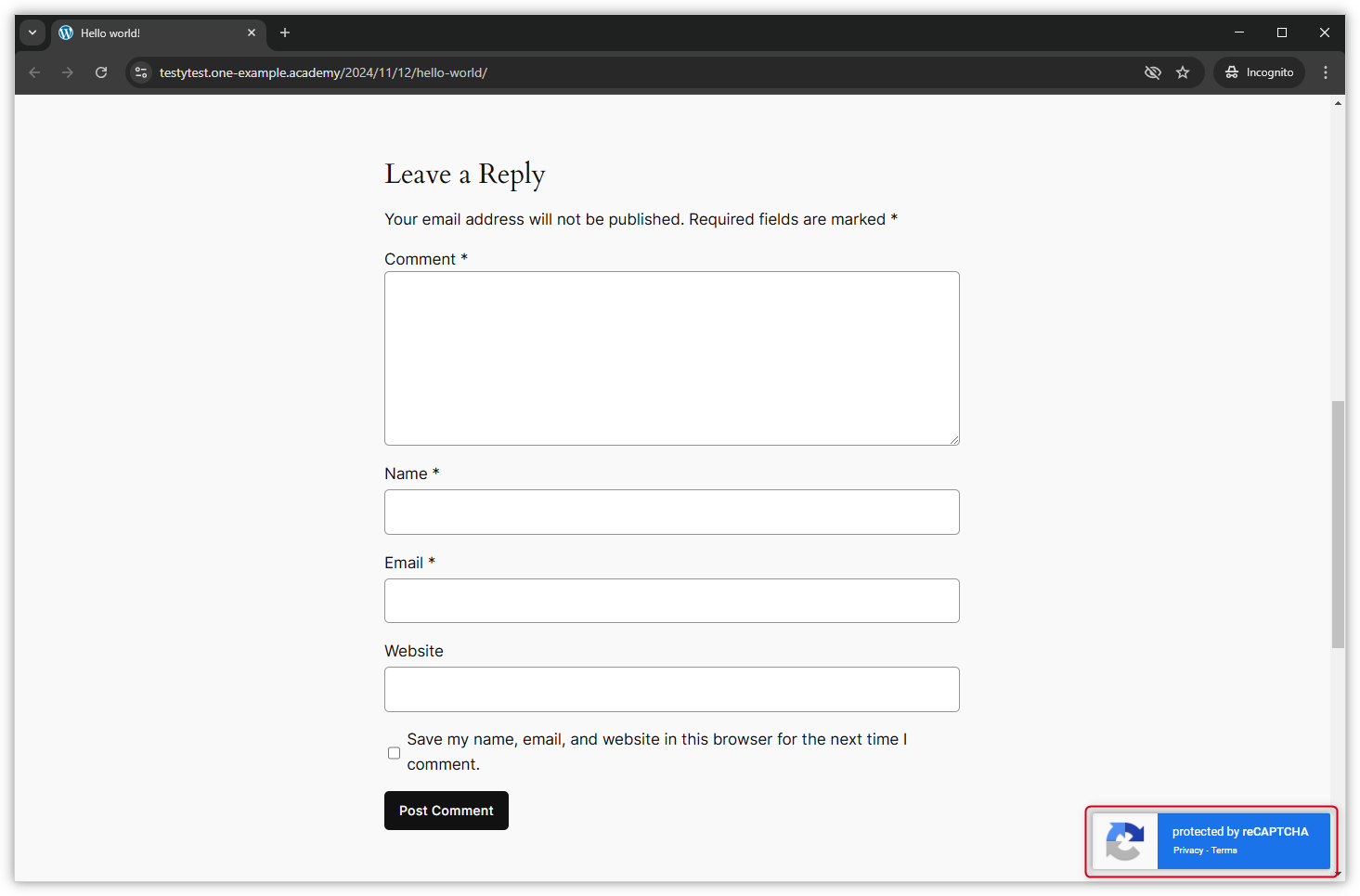 Kuvakaappaus WordPress-sivuston kommenttilomakkeesta ja reCAPTCHA-ilmoituksesta.